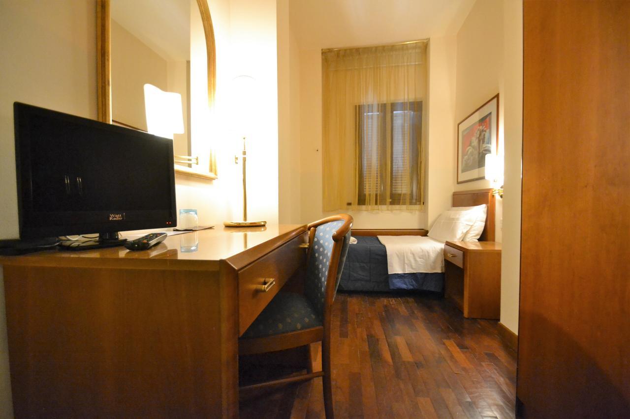 Hotel Posta Cecina  Bagian luar foto